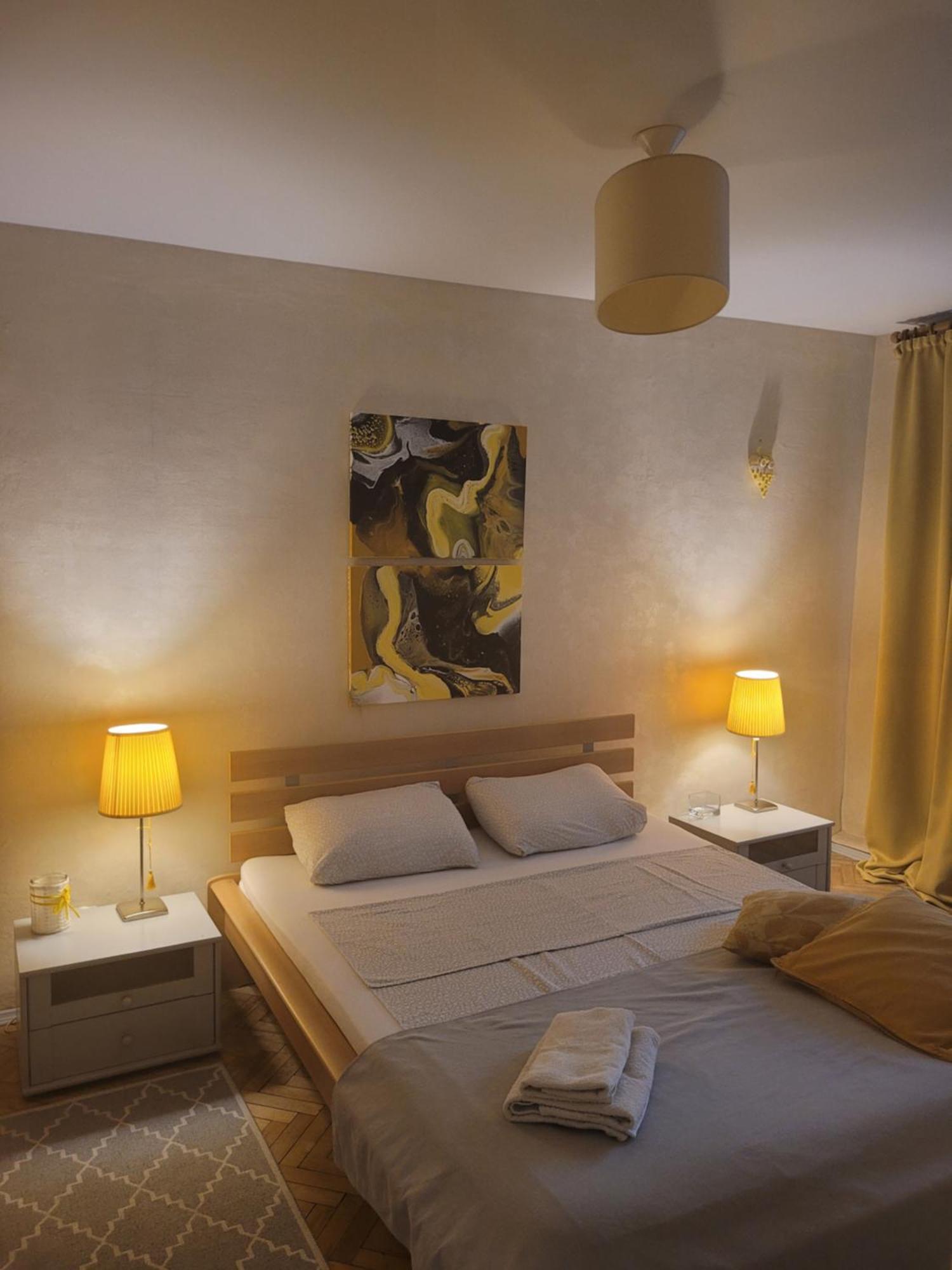 Sunflower Apartment Near Kiev Airport & Railway Station & Center City! Exterior foto